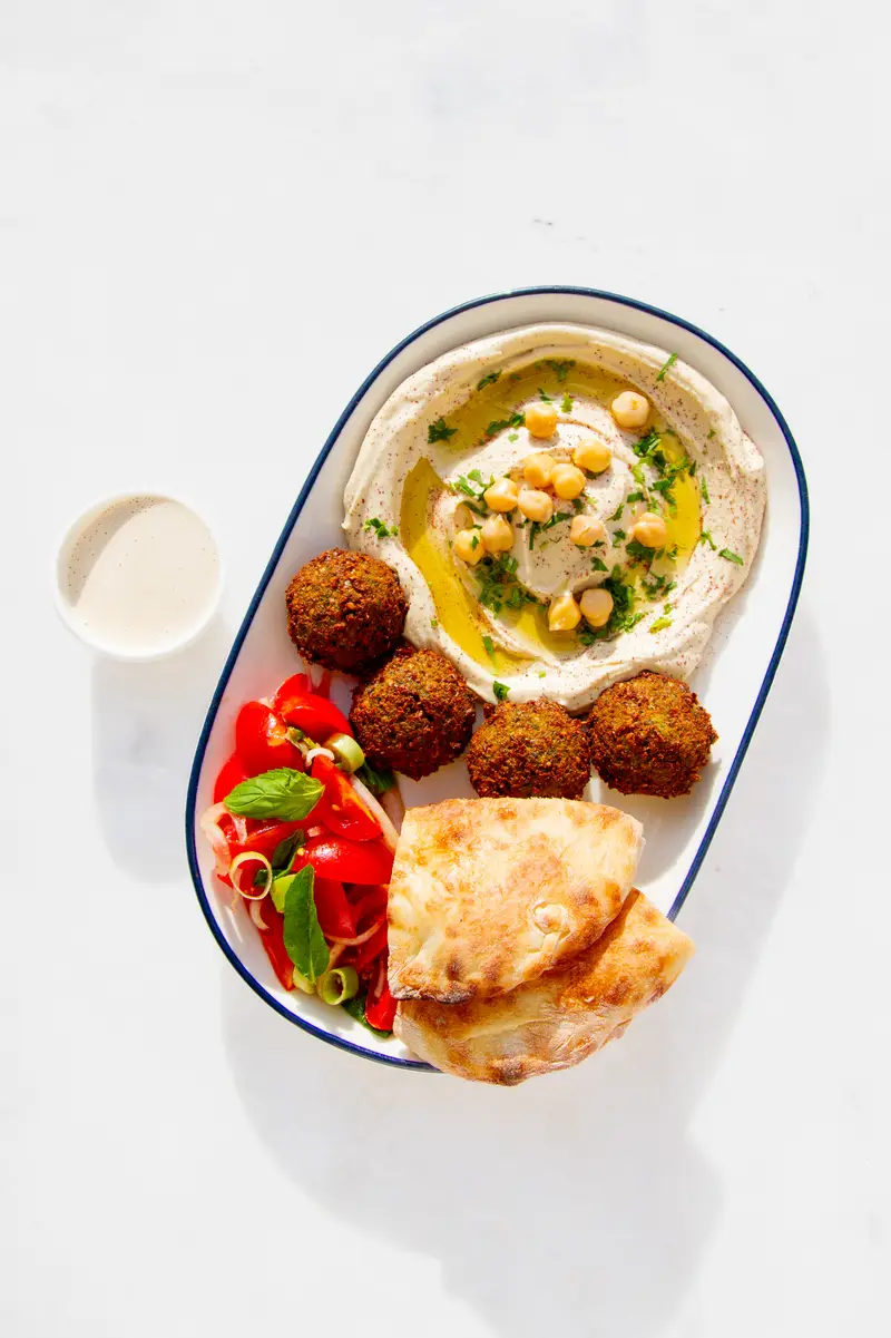 Falafelli Humus